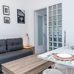 Apartament Kosmos Service Near Saint Dimitrious Church *