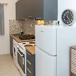 Kosmos Service Near Saint Dimitrious Church Apartament Saloniki