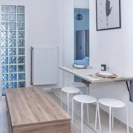 Kosmos Service Near Turkish Consulat And Saint Dimitrious Church With Additional Cost Parking Apartment Thessaloniki
