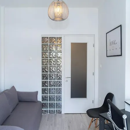 Apartment Kosmos Service Near Turkish Consulat And Saint Dimitrious Church With Additional Cost Parking *