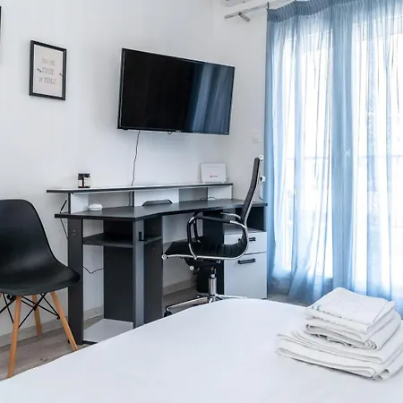 Apartment Kosmos Service Near Turkish Consulat And Saint Dimitrious Church With Additional Cost Parking