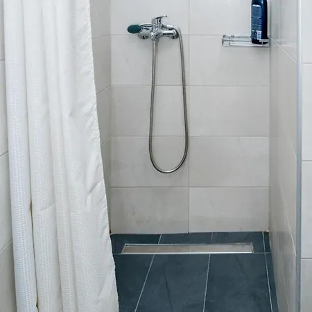 Apartment Kosmos Service Near Turkish Consulat And Saint Dimitrious Church With Additional Cost Parking