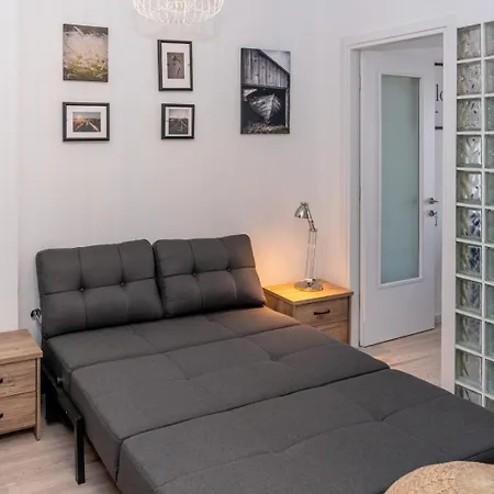 Kosmos Service Near Turkish Consulat And Saint Dimitrious Church With Additional Cost Parking Apartment Thessaloniki