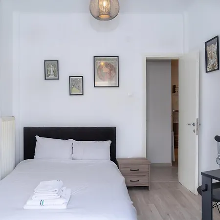 Apartment Kosmos Service Near Turkish Consulat And Saint Dimitrious Church With Additional Cost Parking