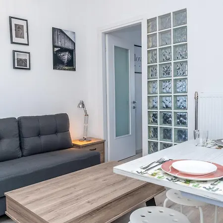 Apartment Kosmos Service Near Turkish Consulat And Saint Dimitrious Church With Additional Cost Parking *