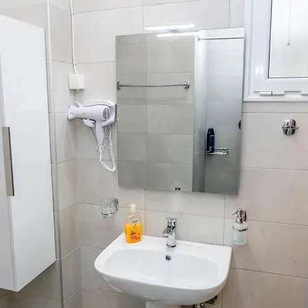Kosmos Service Near Turkish Consulat And Saint Dimitrious Church With Additional Cost Parking * Thessaloniki