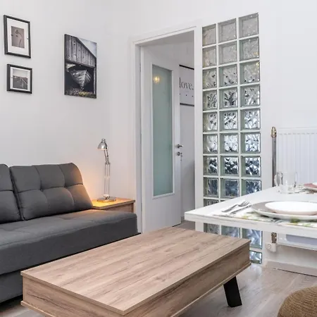 Kosmos Service Near Turkish Consulat And Saint Dimitrious Church With Additional Cost Parking Apartment