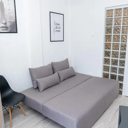 Kosmos Service Near Turkish Consulat And Saint Dimitrious Church With Additional Cost Parking Apartment Thessaloniki