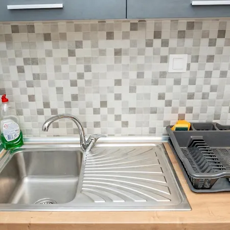 Apartment Kosmos Service Near Turkish Consulat And Saint Dimitrious Church With Additional Cost Parking