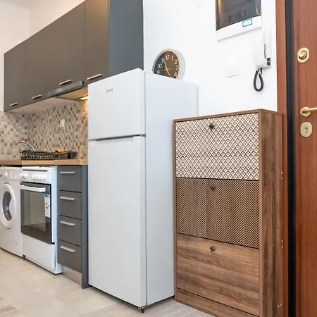 Apartment Kosmos Service Near Turkish Consulat And Saint Dimitrious Church With Additional Cost Parking Thessaloniki