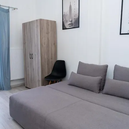 Kosmos Service Near Turkish Consulat And Saint Dimitrious Church With Additional Cost Parking Apartment Thessaloniki