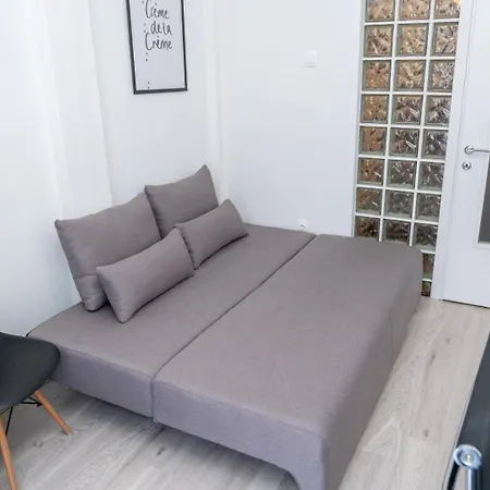 Kosmos Service Near Turkish Consulat And Saint Dimitrious Church With Additional Cost Parking *