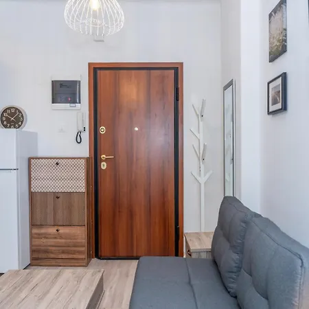 Kosmos Service Near Saint Dimitrious Church Θεσσαλονίκη