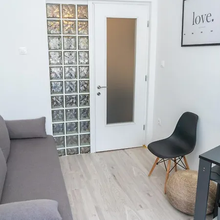 Kosmos Service Near Saint Dimitrious Church Θεσσαλονίκη