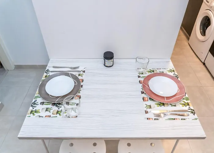 Apartment Kosmos Service Near Saint Dimitrious Church *