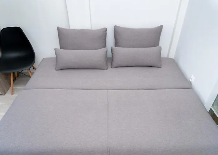 Apartment Kosmos Service Near Saint Dimitrious Church *