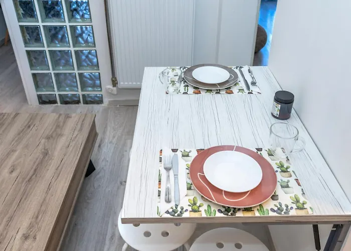 Apartment Kosmos Service Near Saint Dimitrious Church *