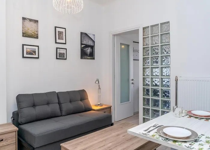 Apartment Kosmos Service Near Saint Dimitrious Church