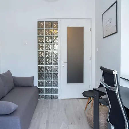 Kosmos Service Near Saint Dimitrious Church Салоники